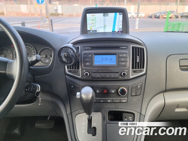 Hyundai Starex 2017 — photo 15