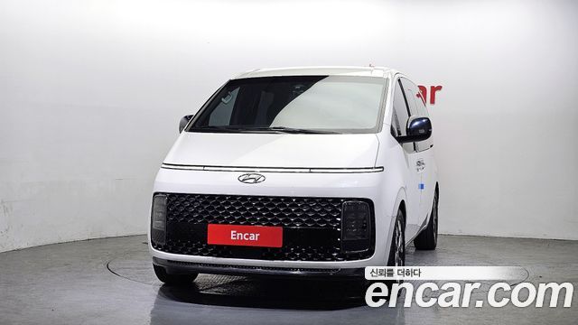 Hyundai Staria 2022 — photo 3