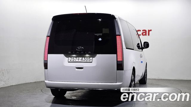 Hyundai Staria 2022 — photo 4