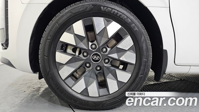 Hyundai Staria 2022 — photo 5
