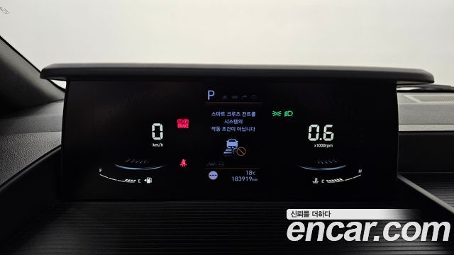Hyundai Staria 2022 — photo 8