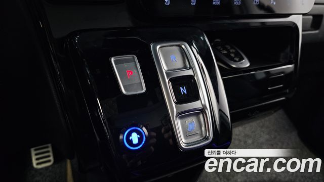 Hyundai Staria 2022 — photo 9