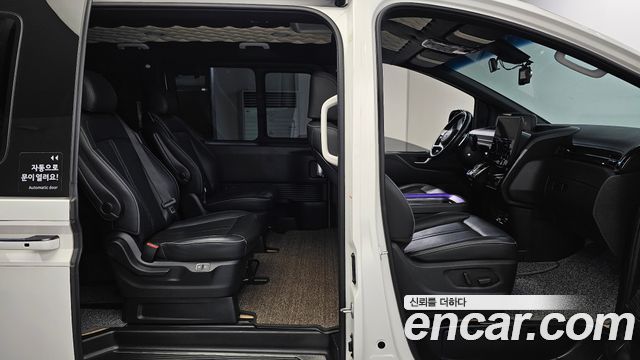Hyundai Staria 2022 — photo 11