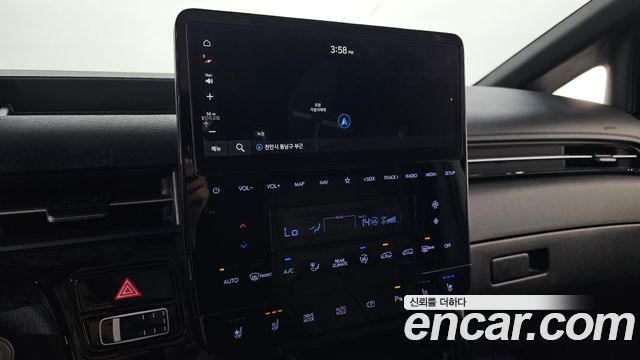 Hyundai Staria 2022 — photo 16