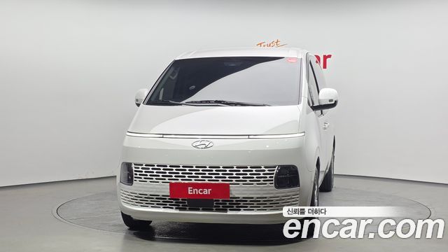 Hyundai Staria 2023 — photo 3