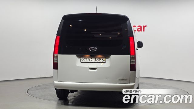 Hyundai Staria 2023 — photo 4