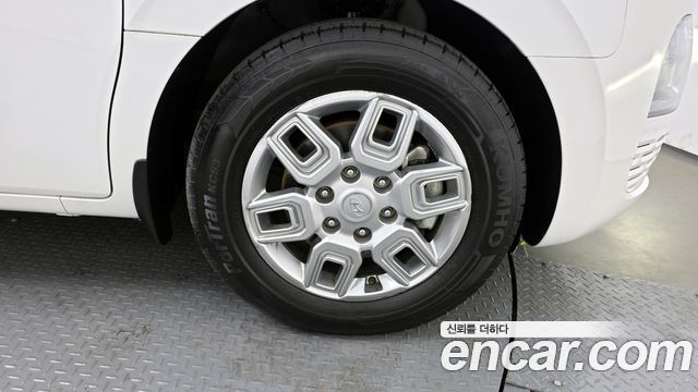 Hyundai Staria 2023 — photo 5