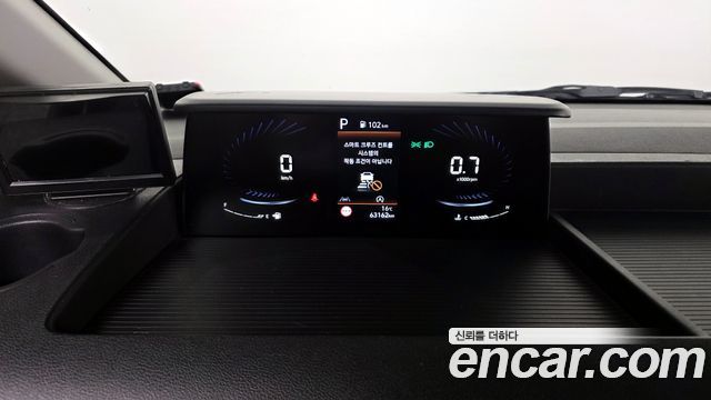 Hyundai Staria 2023 — photo 8
