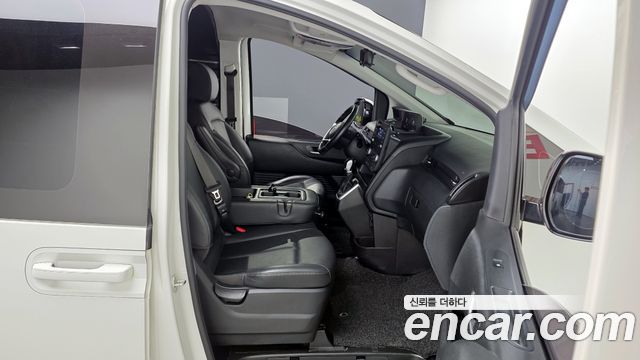 Hyundai Staria 2023 — photo 11