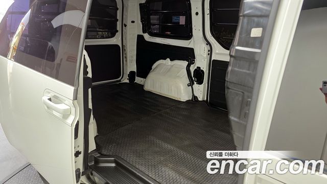 Hyundai Staria 2023 — photo 12