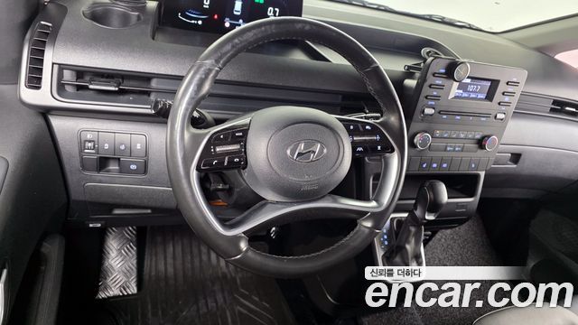 Hyundai Staria 2023 — photo 13