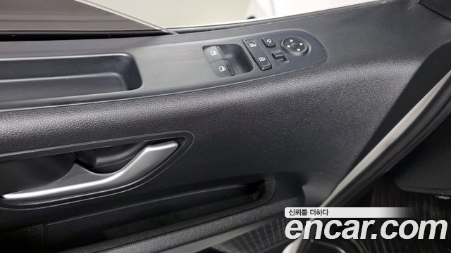 Hyundai Staria 2023 — photo 18