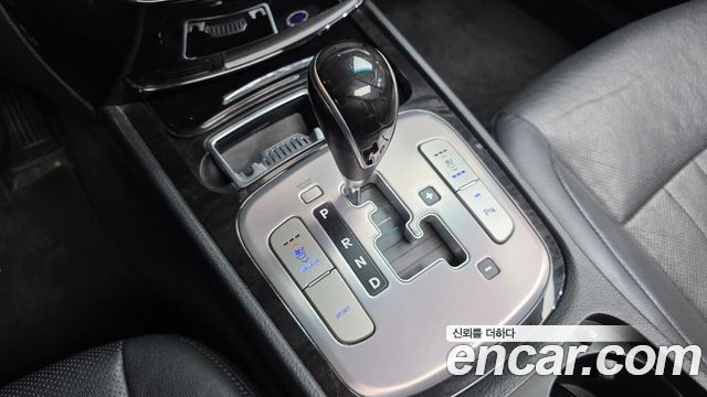 Hyundai Genesis 2012 — photo 9
