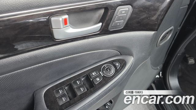 Hyundai Genesis 2012 — photo 13