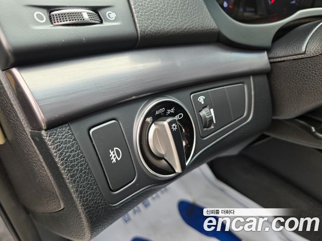 Hyundai i40 2012 — photo 17