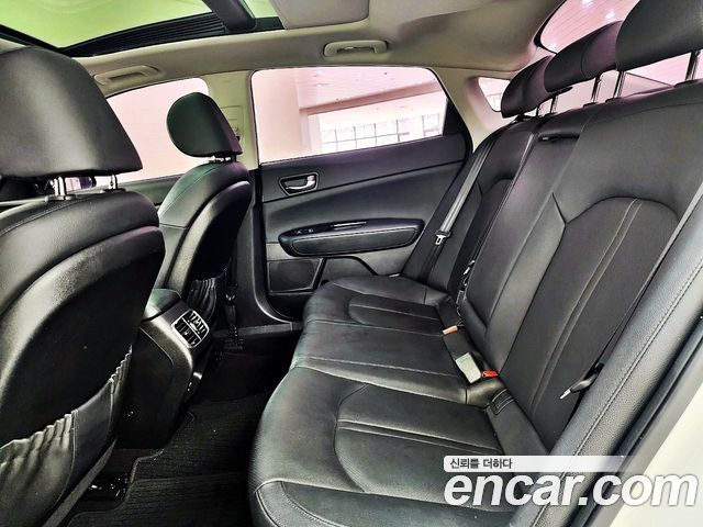 Kia K5 2016 — photo 9