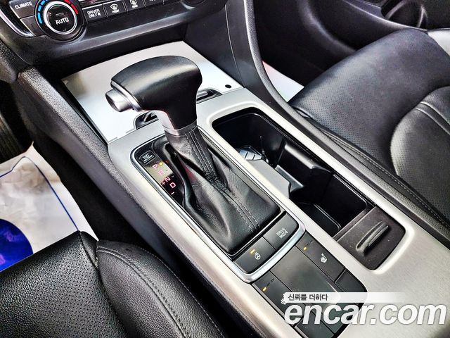 Kia K5 2016 — photo 16
