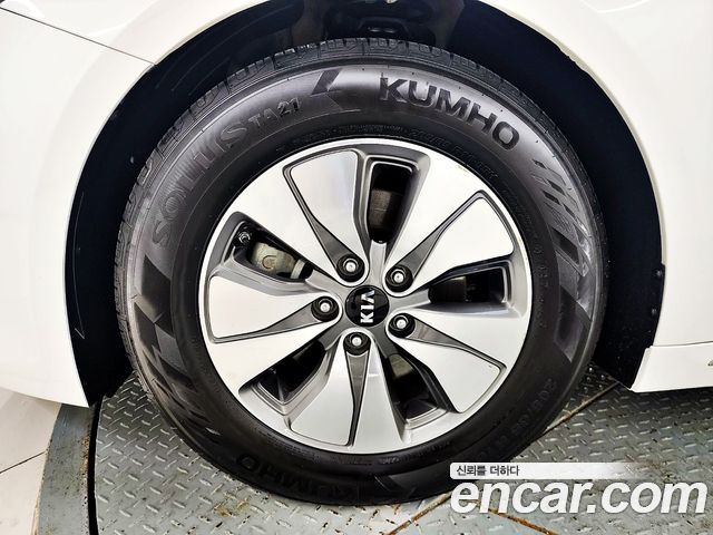 Kia K5 2016 — photo 20