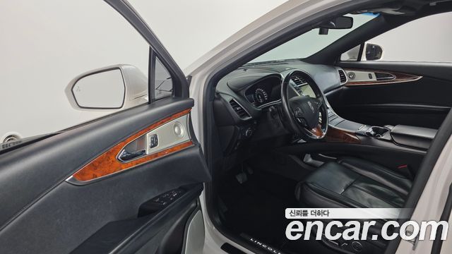 Lincoln MKX 2018 — photo 12