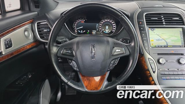 Lincoln MKX 2018 — photo 14