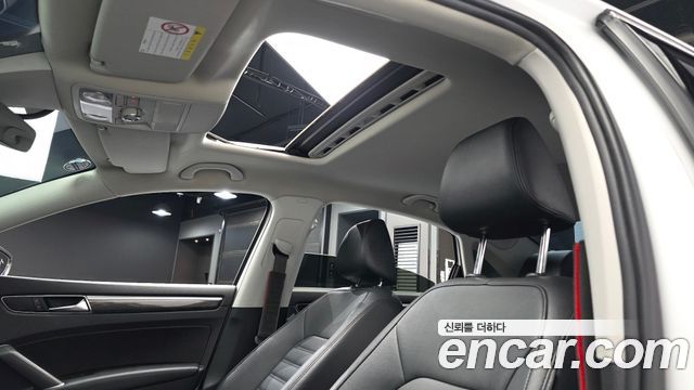 Volkswagen Passat 2018 — photo 15