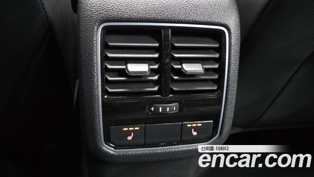 Volkswagen Passat 2018 — photo 16