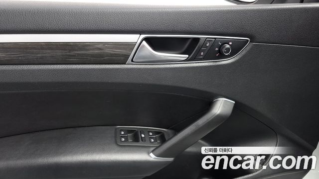 Volkswagen Passat 2018 — photo 17
