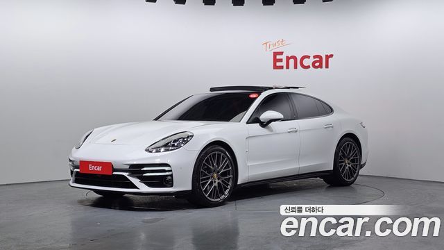 Porsche Panamera 2023 — photo 1