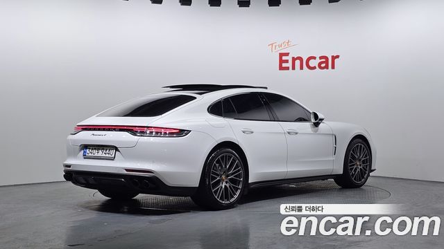 Porsche Panamera 2023 — photo 2