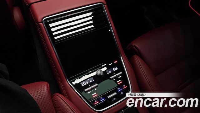 Porsche Panamera 2023 — photo 18