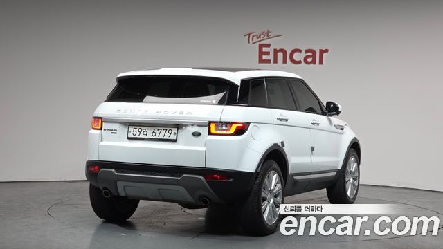 Land Rover Range Rover Evoque 2019 — photo 2
