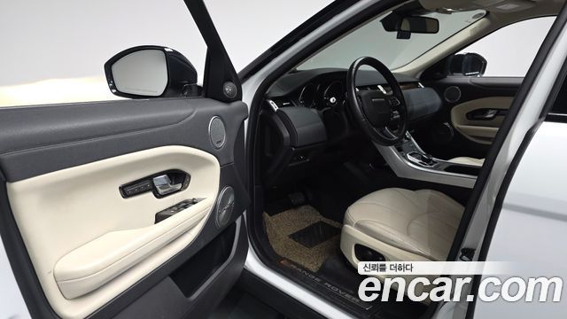 Land Rover Range Rover Evoque 2019 — photo 11