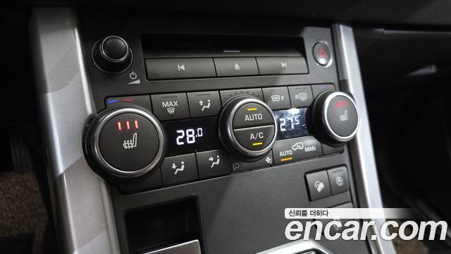 Land Rover Range Rover Evoque 2019 — photo 17
