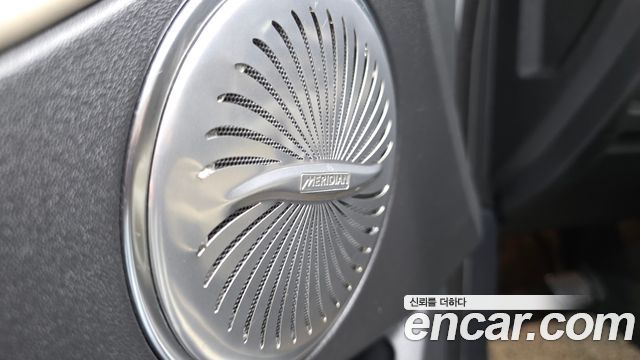 Land Rover Range Rover Evoque 2019 — photo 18