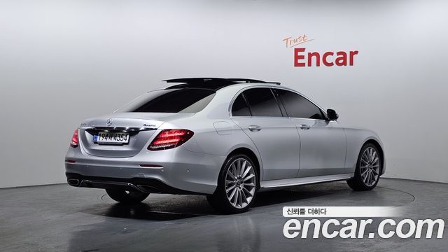 Mercedes-Benz E-Class 2020 — photo 2