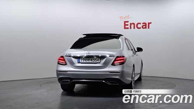 Mercedes-Benz E-Class 2020 — photo 4