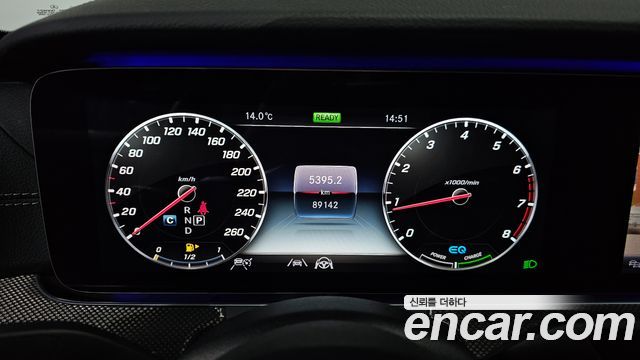 Mercedes-Benz E-Class 2020 — photo 8