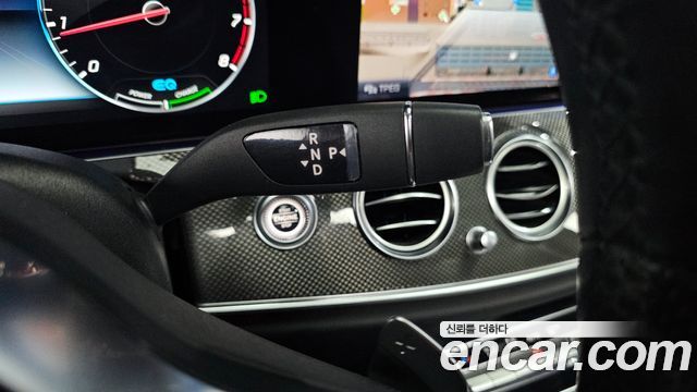 Mercedes-Benz E-Class 2020 — photo 9