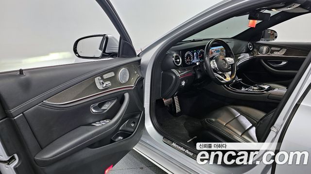 Mercedes-Benz E-Class 2020 — photo 10