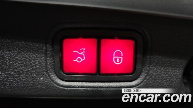 Mercedes-Benz E-Class 2020 — photo 17