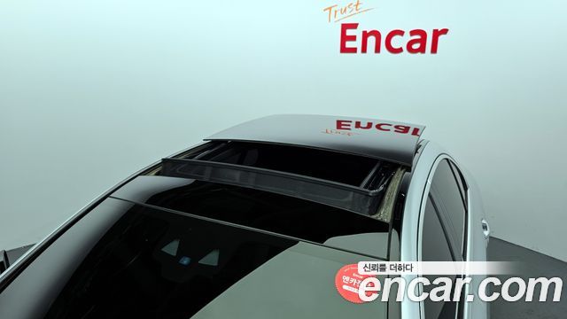 Mercedes-Benz E-Class 2020 — photo 20