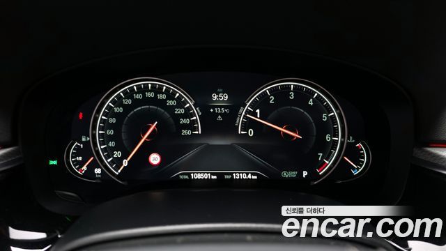 BMW 5-Series 2018 — photo 8