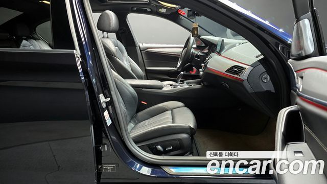 BMW 5-Series 2018 — photo 10