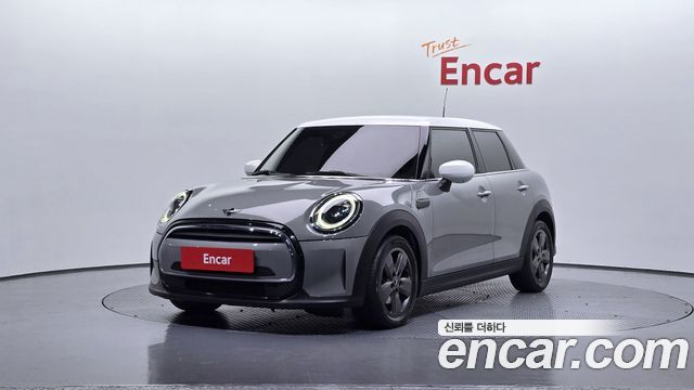 Mini Cooper 2022 — photo 1
