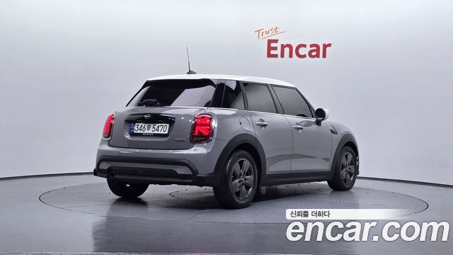 Mini Cooper 2022 — photo 2
