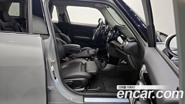 Mini Cooper 2022 — photo 10