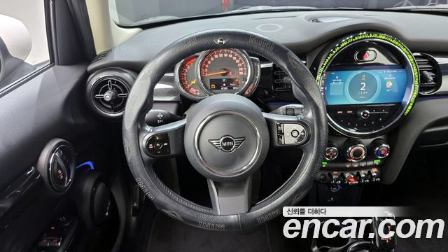 Mini Cooper 2022 — photo 14
