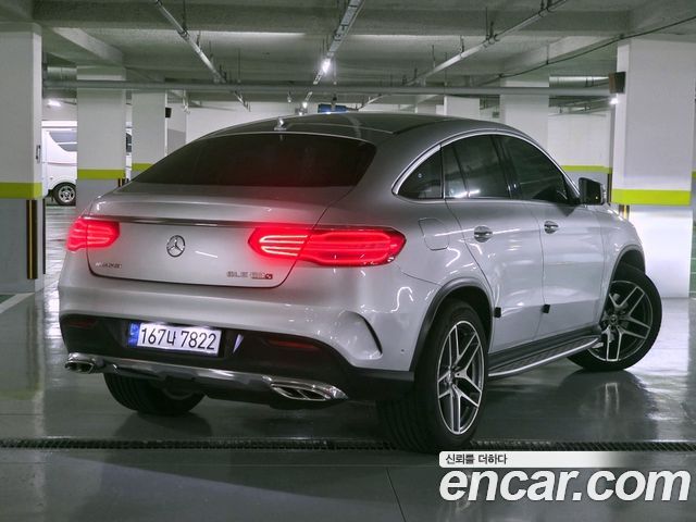 Mercedes-Benz GLE-Class 2018 — photo 2