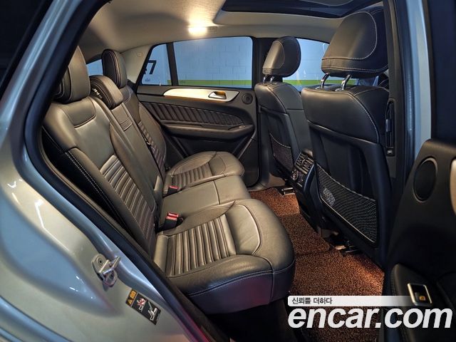 Mercedes-Benz GLE-Class 2018 — photo 9