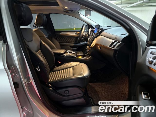 Mercedes-Benz GLE-Class 2018 — photo 10